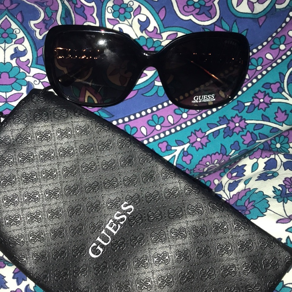 Brand new guess sunglasses
